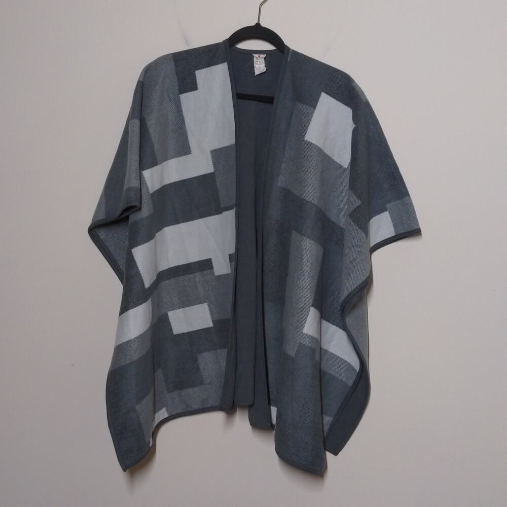 Woolrich Reversible Open Front Wrap / Cape In Gra… - image 3